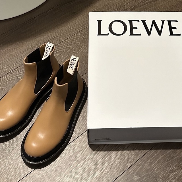 最終値下げLOEWE レザーチェルシーブーツ-
