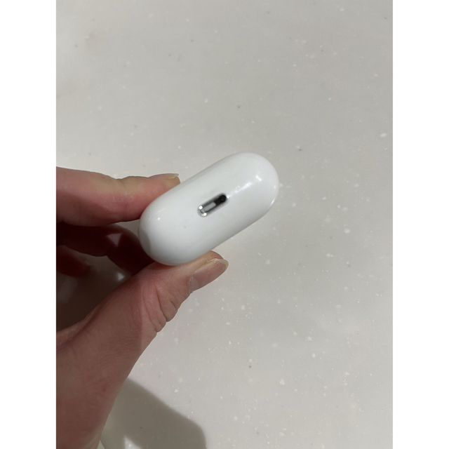 Apple(アップル)の正規品　エアーポッズ AirPods 第一世代 スマホ/家電/カメラのオーディオ機器(ヘッドフォン/イヤフォン)の商品写真