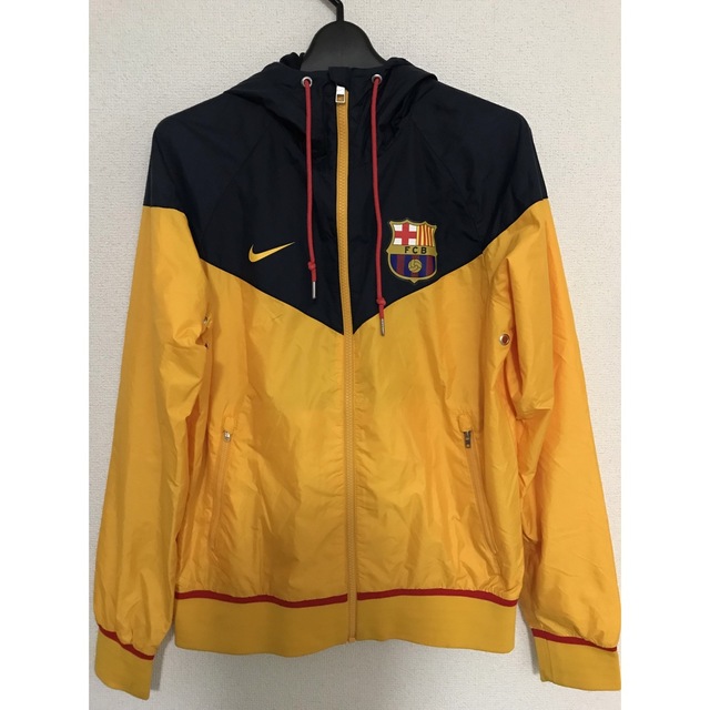 NIKE(ナイキ)のレア NIKE ナイキ FC Barcelona ウィンドブレーカージャケットS メンズのジャケット/アウター(ナイロンジャケット)の商品写真