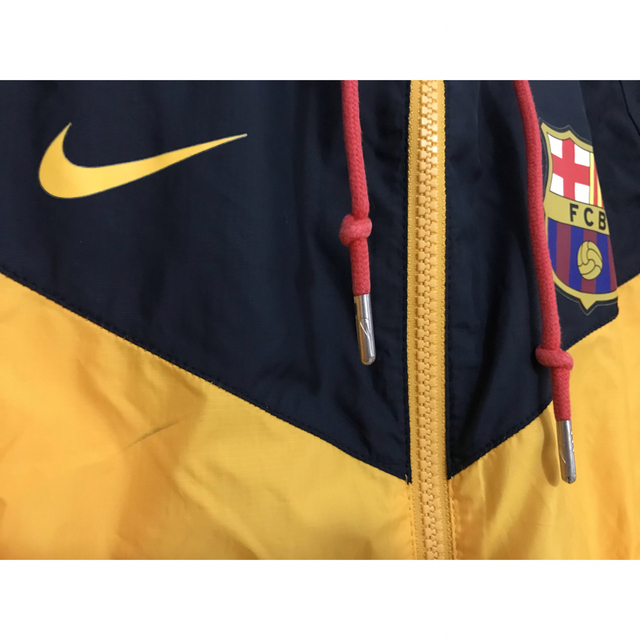 NIKE(ナイキ)のレア NIKE ナイキ FC Barcelona ウィンドブレーカージャケットS メンズのジャケット/アウター(ナイロンジャケット)の商品写真