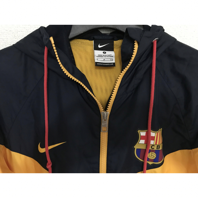 NIKE(ナイキ)のレア NIKE ナイキ FC Barcelona ウィンドブレーカージャケットS メンズのジャケット/アウター(ナイロンジャケット)の商品写真