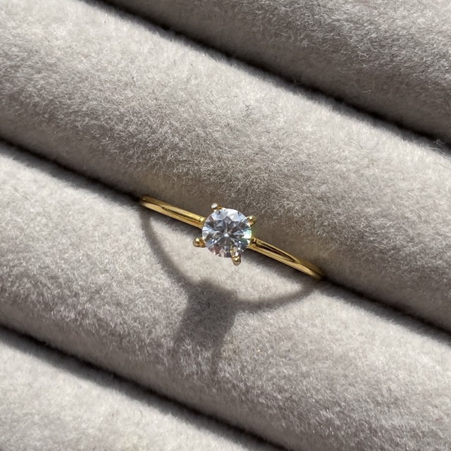 奇跡の一粒。moissanite ... ring ハンドメイドのアクセサリー(リング)の商品写真