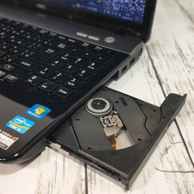SSD搭載で快適に使えます!初心者おすすめ LaVieノートパソコン 14