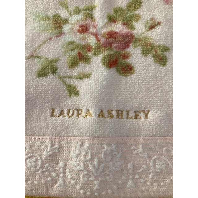 LAURA ASHLEY(ローラアシュレイ)のローラアシュレィ　ハンドタオル　アンジェリカp レディースのファッション小物(ハンカチ)の商品写真