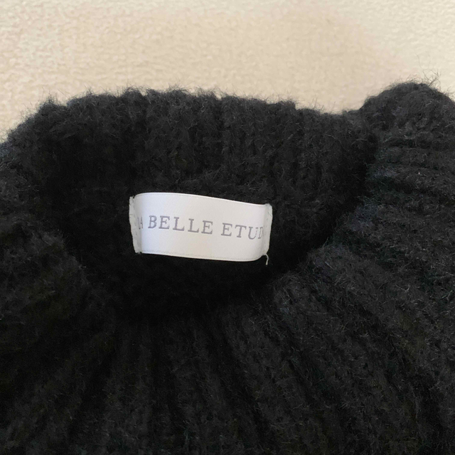 la belle Etude(ラベルエチュード)のボレロタートルニット LA BELLE ETUDE ブラック レディースのトップス(ボレロ)の商品写真