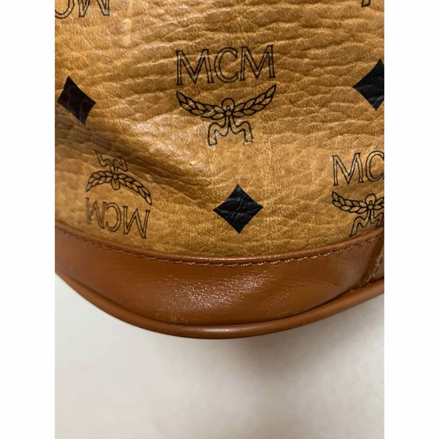 MCM(エムシーエム)のMCMエムシーエム巾着ショルダーバッグ レディースのバッグ(ショルダーバッグ)の商品写真