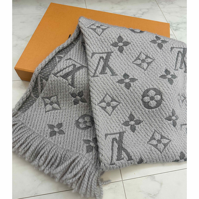 LOUIS VUITTON エシャルプロゴマニア マフラー　グレー