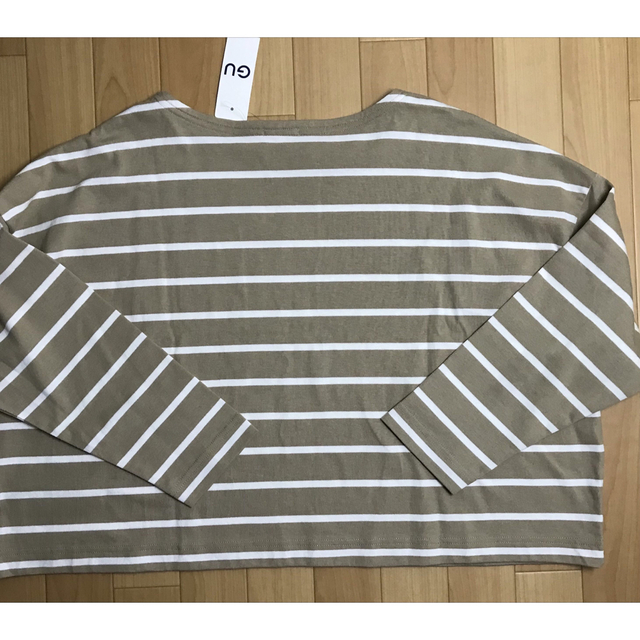 GU(ジーユー)の新品未使用　ゆったりボーダーTシャツ レディースのトップス(Tシャツ(長袖/七分))の商品写真