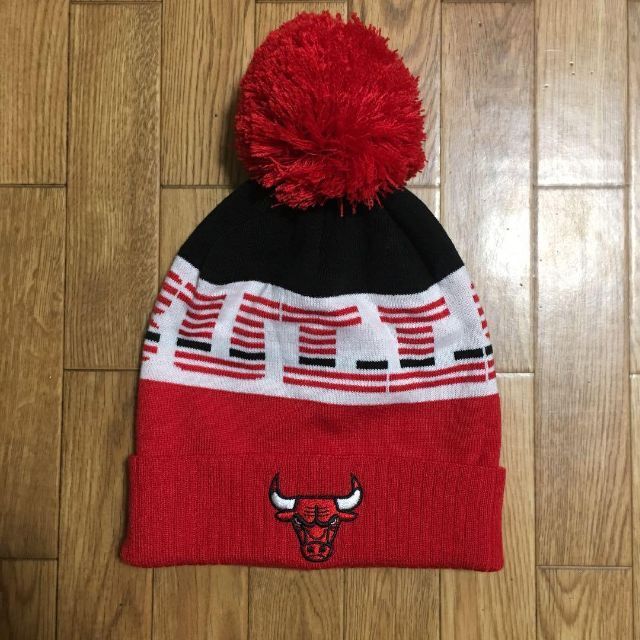 adidas × Chicago Bulls ニット キャップ ボンボン 白 赤