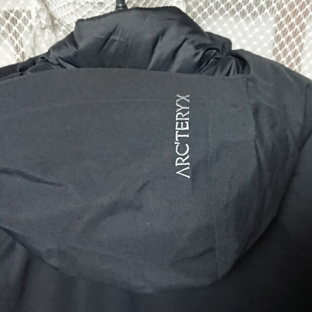 ARC'TERYX(アークテリクス)のARC'TERYX サーミーパーカー 新品 BLACK Lサイズ メンズのジャケット/アウター(マウンテンパーカー)の商品写真