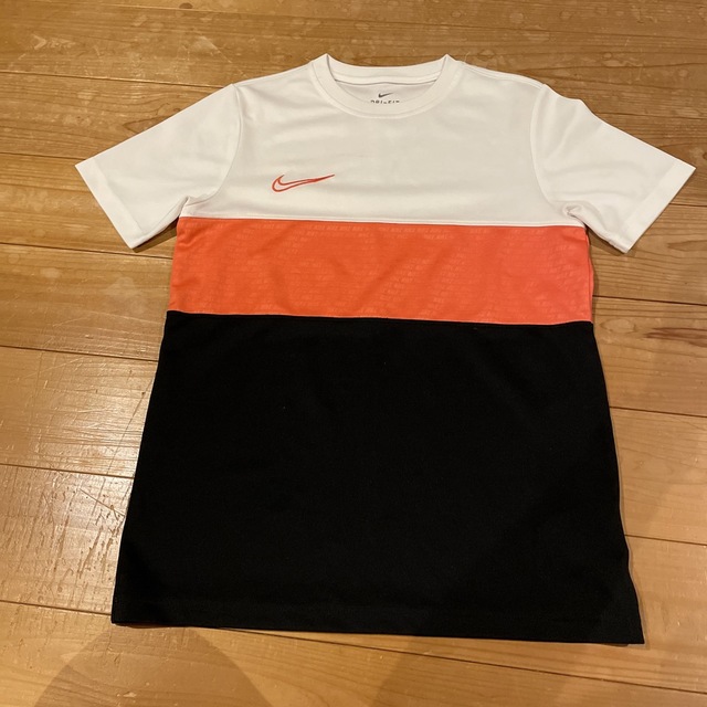 NIKE - サッカートレーニングTシャツ140-150の通販 by ノウ1535's shop ...