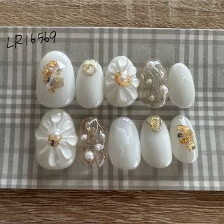 ［現品］ネイルチップ　お花ネイル　白ネイル　ゴールドネイル　パールネイル