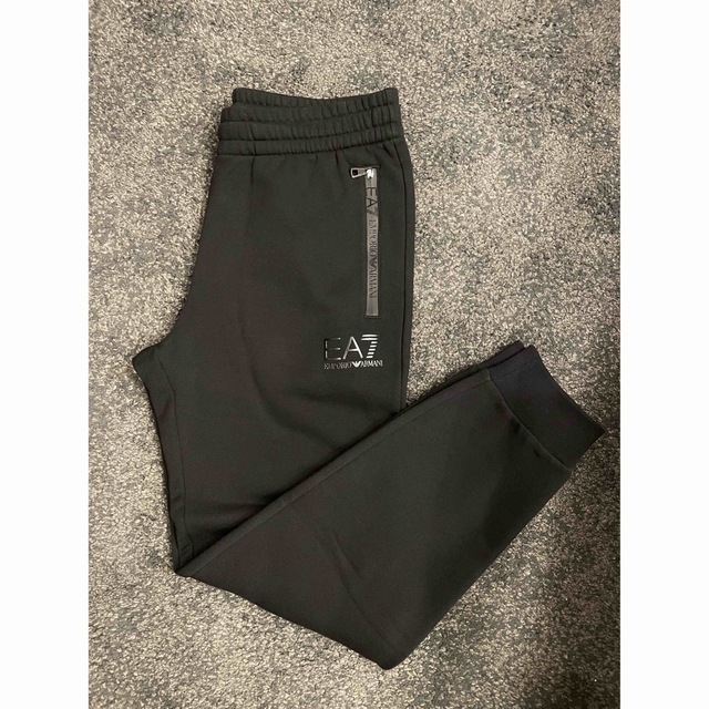 正規店購入。ARMANI カジュアルパンツ　新品