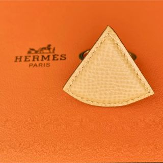 エルメス(Hermes)のHERMES エルメス スカーフリング レザー ゴールド アクセサリー 新品同様(その他)