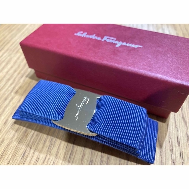 Salvatore Ferragamo(サルヴァトーレフェラガモ)の新品未使用　フェラガモ　バレッタ レディースのヘアアクセサリー(バレッタ/ヘアクリップ)の商品写真