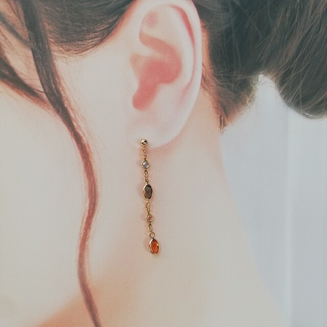 IENA(イエナ)のヴィンテージスワロフスキー　グラデーション　ロングピアス/イヤリング ハンドメイドのアクセサリー(ピアス)の商品写真