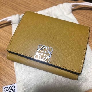 ロエベ(LOEWE)の3日ひなまつり限定値下げ　三つ折りお財布LOEWE  trifold 6 cc (財布)