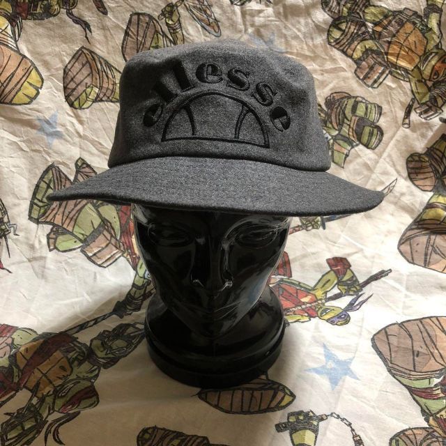 ellesse(エレッセ)のellesse ハット 帽子 グレー 刺繍 ゴールドウィン エレッセ メンズの帽子(ハット)の商品写真