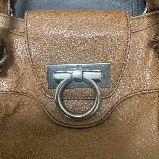 Salvatore Ferragamo(サルヴァトーレフェラガモ)の【Salvatore Ferragamoフェラガモ レザーバッグ  レディースのバッグ(トートバッグ)の商品写真