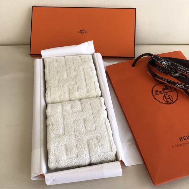 Hermes(エルメス)のmint様専用　エルメス　HERMES  タオルハンカチ　ハンカチ レディースのファッション小物(ハンカチ)の商品写真