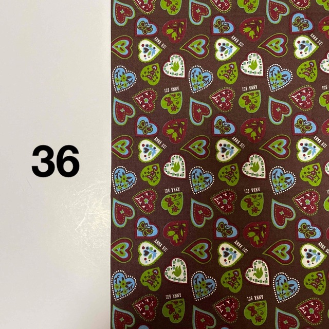 ANNA SUI(アナスイ)の綿生地　Anna Sui アナスイ　ブラウン×グリーン　ハート柄 ハンドメイドの素材/材料(生地/糸)の商品写真