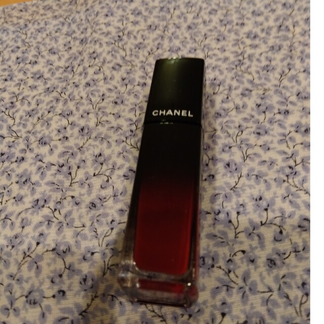 CHANEL(シャネル)のCHANEL☆シャネル　リップ　ルージュアリュールラック74 コスメ/美容のベースメイク/化粧品(口紅)の商品写真