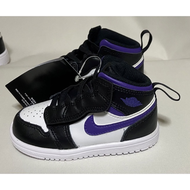 NIKE(ナイキ)のNike TD Air Jordan 1 Mid "Black/Court キッズ/ベビー/マタニティのベビー靴/シューズ(~14cm)(スニーカー)の商品写真