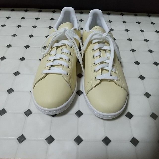 新品22.5adidas stan smisthアディダススタンスミス黄349