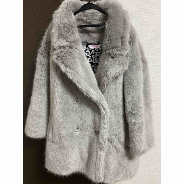 リトルバニーサイト ファー コート レディースのジャケット/アウター(毛皮/ファーコート)の商品写真