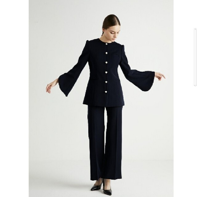 ボーダーズアットバルコニーのROUND SLIT SLEEVE JACKET 卸売 35%割引