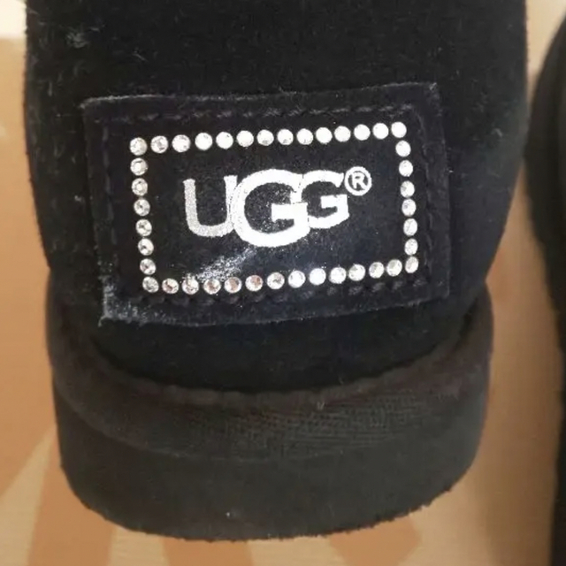 UGG(アグ)のアグ　ugg ムートン　黒　スワロフスキー レディースの靴/シューズ(ブーツ)の商品写真