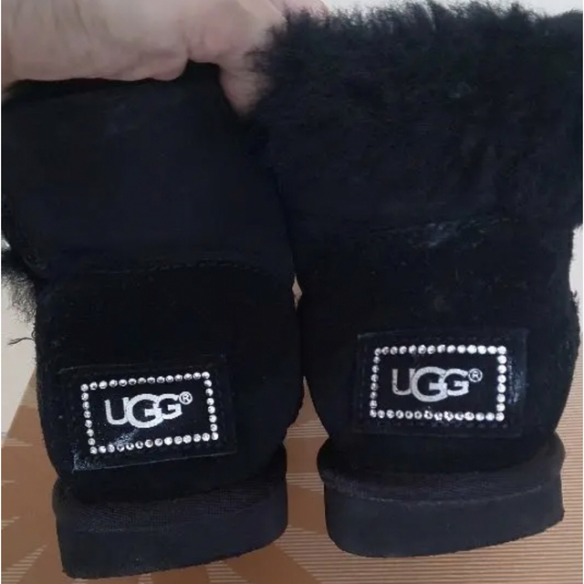 UGG(アグ)のアグ　ugg ムートン　黒　スワロフスキー レディースの靴/シューズ(ブーツ)の商品写真