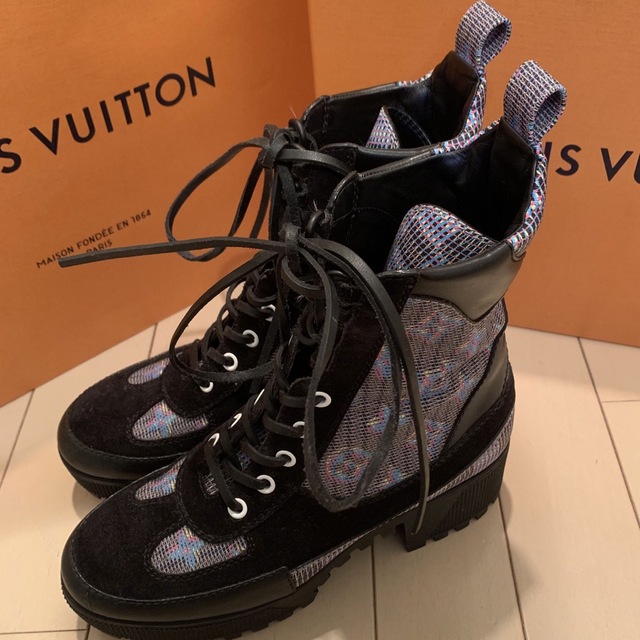 逸品】 LOUIS VUITTON - 【ルイ・ヴィトン】ローリエートラインブーツ