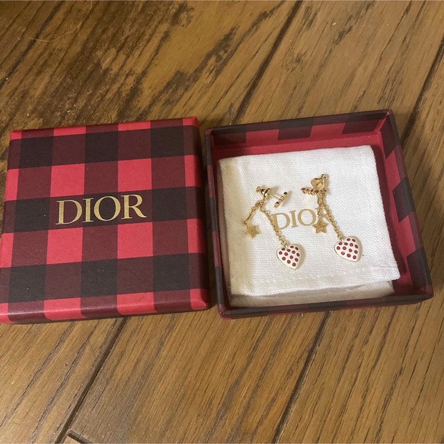 Christian Dior(クリスチャンディオール)のクリスチャン・ディオール　ピアス　ホワイトハートドット レディースのアクセサリー(ピアス)の商品写真