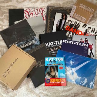 パンフレット8冊他＋カレンダーうちわ本等　 / KAT-TUN 赤西仁(アイドルグッズ)