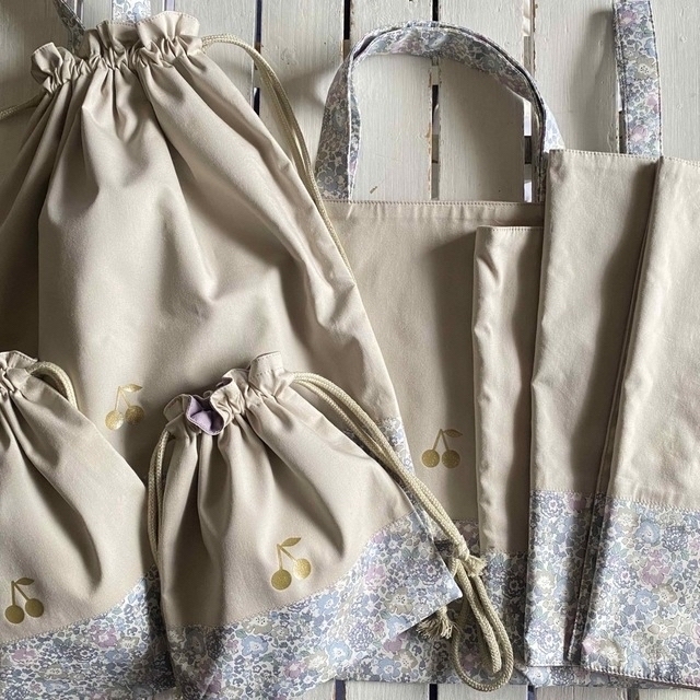 momomo様☆リバティプリント使用×さくらんぼワッペンレッスンバッグ他