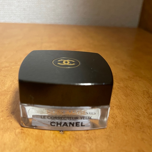 CHANEL サブリマージュ　ル　コレクトゥール　ユー　02〈コンシーラー〉