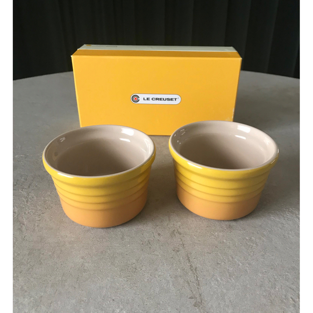 LE CREUSET(ルクルーゼ)の【美品】ルクルーゼ　イエロー　ラムカン　ココット　2個セット　ショッパー インテリア/住まい/日用品のキッチン/食器(食器)の商品写真