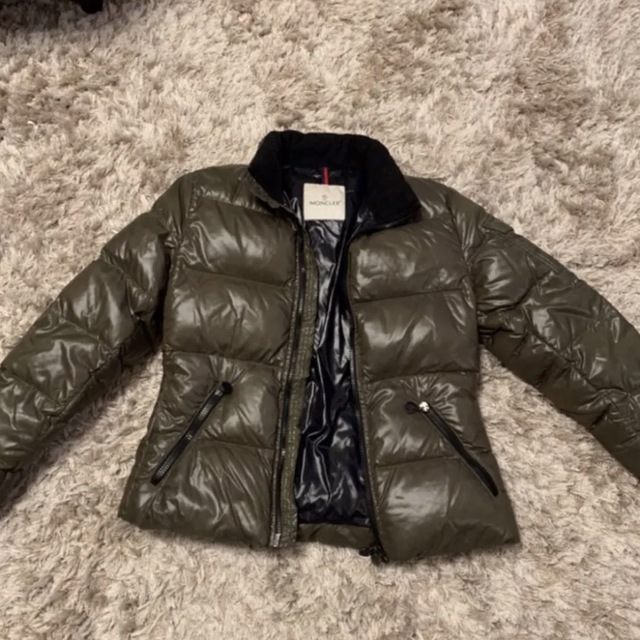 ダウンジャケット　モンクレール　moncler カーキ　緑