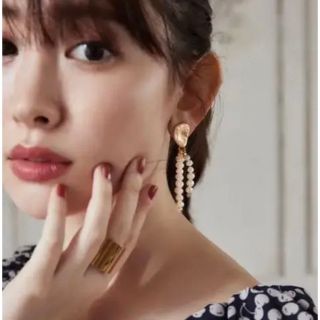 新品未使用　Pearl Crystal Pierces Herlipto