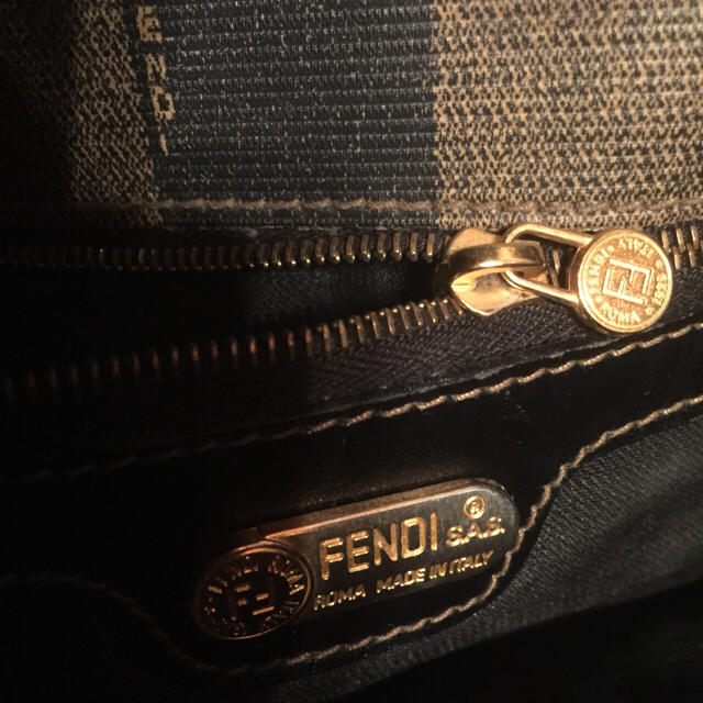 FENDI(フェンディ)のフェンディ・ペカン ボディバッグ メンズのバッグ(ボディーバッグ)の商品写真