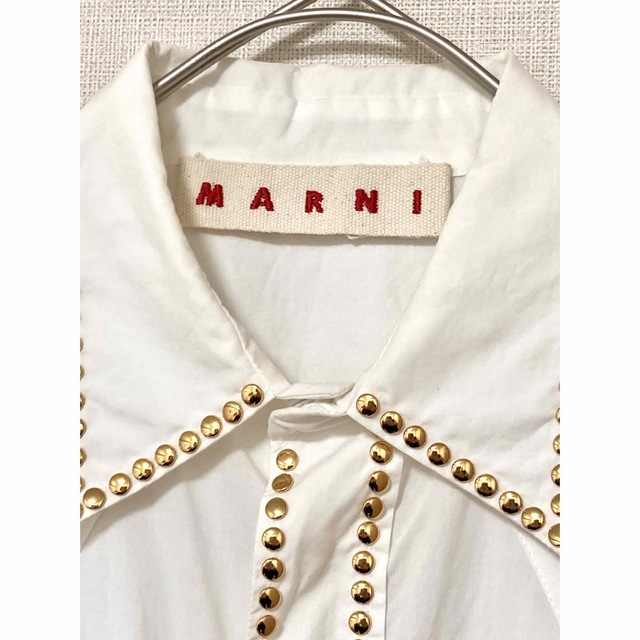 Marni(マルニ)のマルニ　marni スタッズ　装飾　ノースリーブ　シャツ　ベスト　レディース　白 レディースのトップス(シャツ/ブラウス(半袖/袖なし))の商品写真