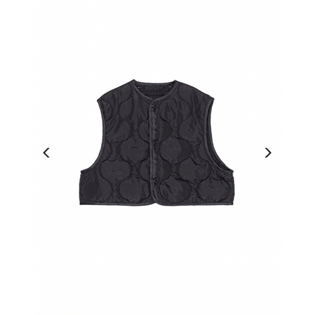 HYKE QUILTED CROPPED VEST ブラック