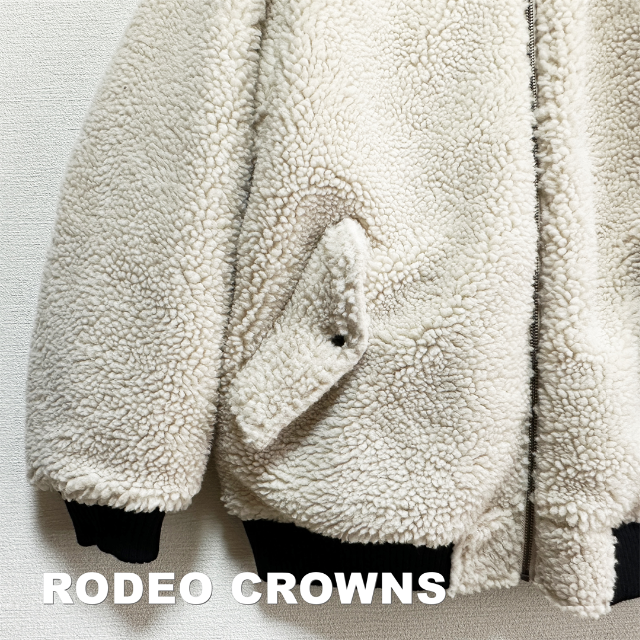 【RODEO CROWNS】バックビックロゴ ボンバーボアジャケット