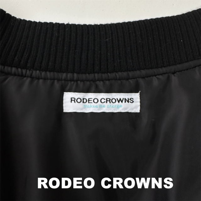 【RODEO CROWNS】バックビックロゴ ボンバーボアジャケット