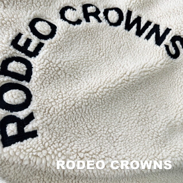 【RODEO CROWNS】バックビックロゴ ボンバーボアジャケット