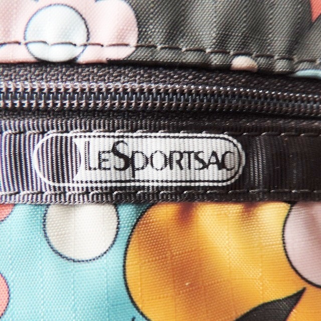 LeSportsac(レスポートサック)のレスポートサック ポーチ - 花柄 レディースのファッション小物(ポーチ)の商品写真