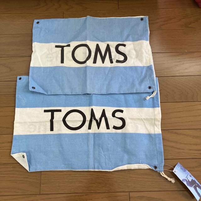 TOMS(トムズ)のTOMS袋　2セット インテリア/住まい/日用品の日用品/生活雑貨/旅行(日用品/生活雑貨)の商品写真