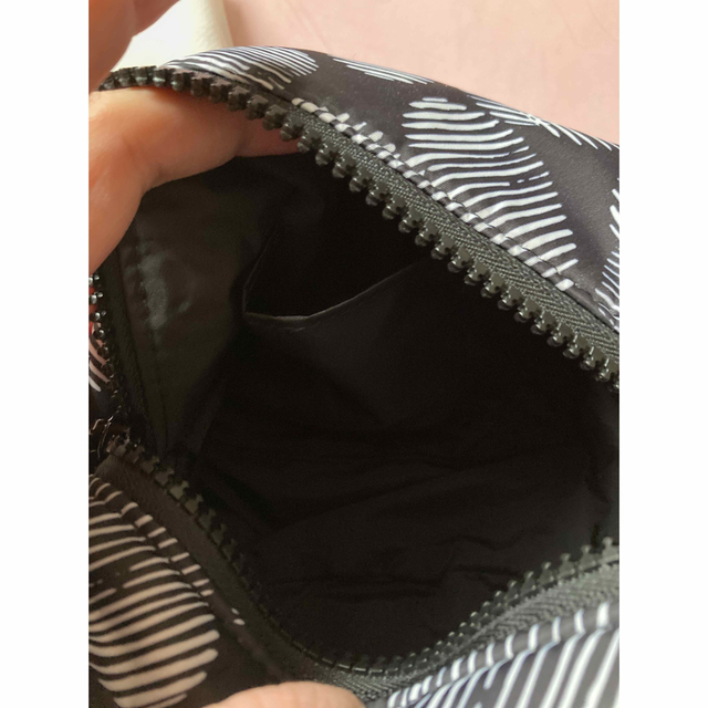 新品タグ付き✨VOVAROVAポーチ保存袋付き レディースのファッション小物(ポーチ)の商品写真