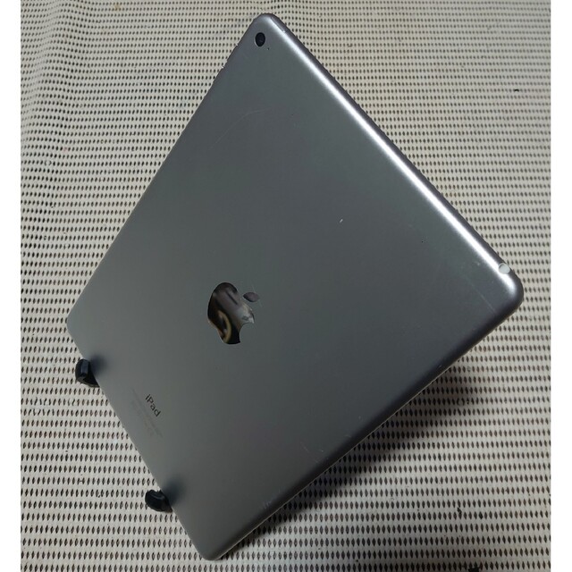 完動品iPad Air2(A1566)本体16GBシルバーWi-Fiモデル送料込○液晶タッチパネル